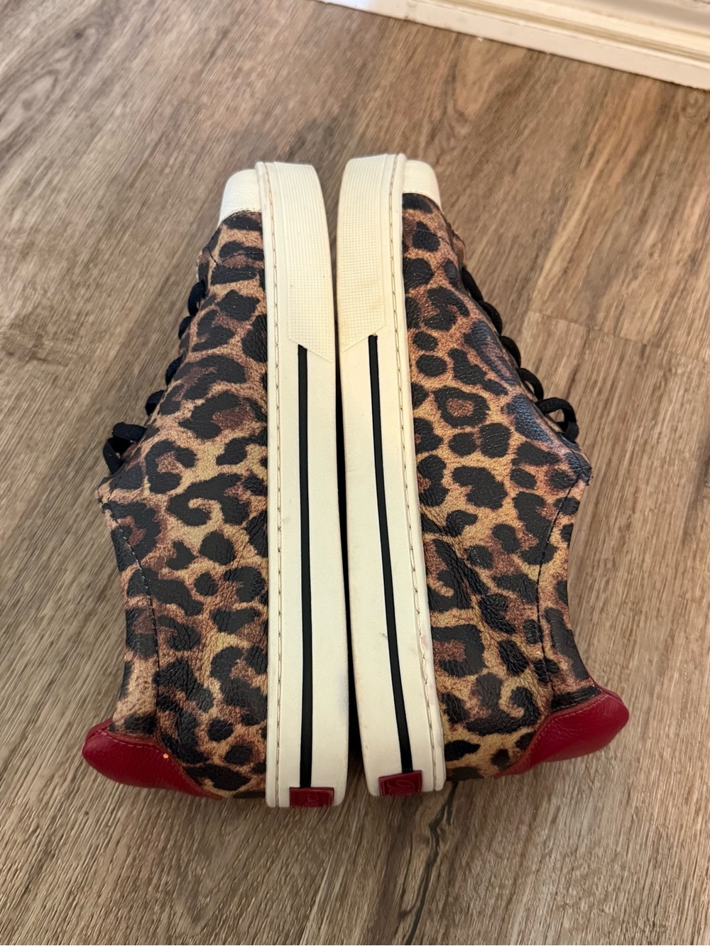 Brighton Leather Sneakers Garden Spots Leopard Print Floral Embroidered Size 8 - Picture 7 of 9